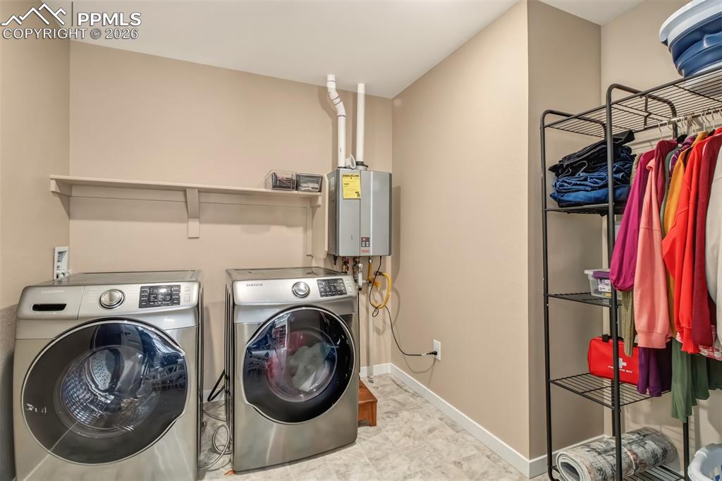 Image 13 of 31: Laundry