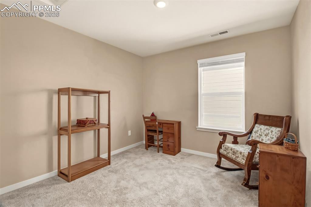 Image 16 of 31: Bedroom