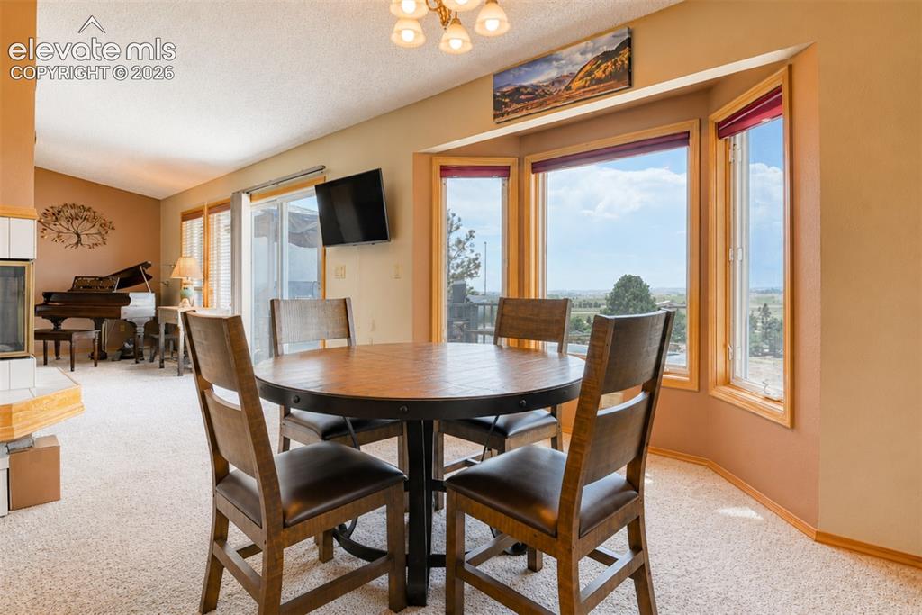 Image 12 of 44: Dining Area