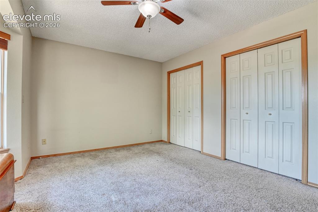Image 18 of 44: Bedroom