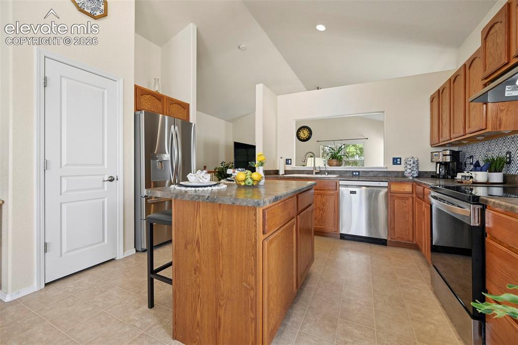 Image 13 of 32: Pantry for added storage and convenience
