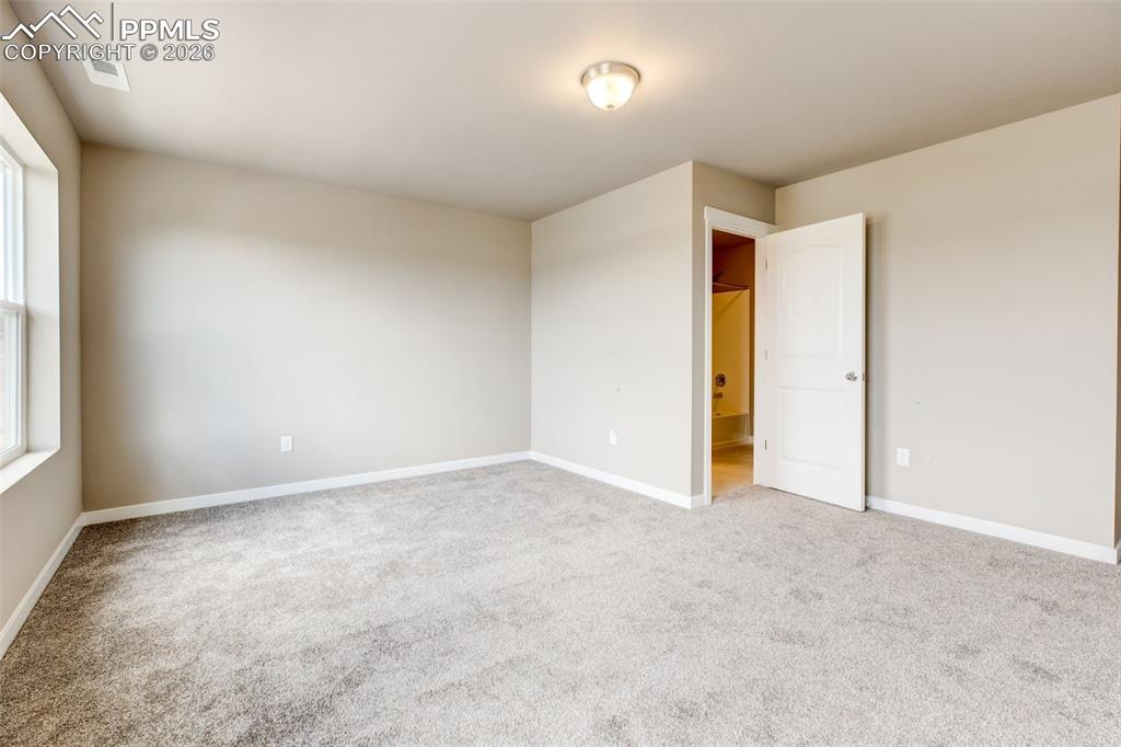 Image 10 of 21: Bedroom