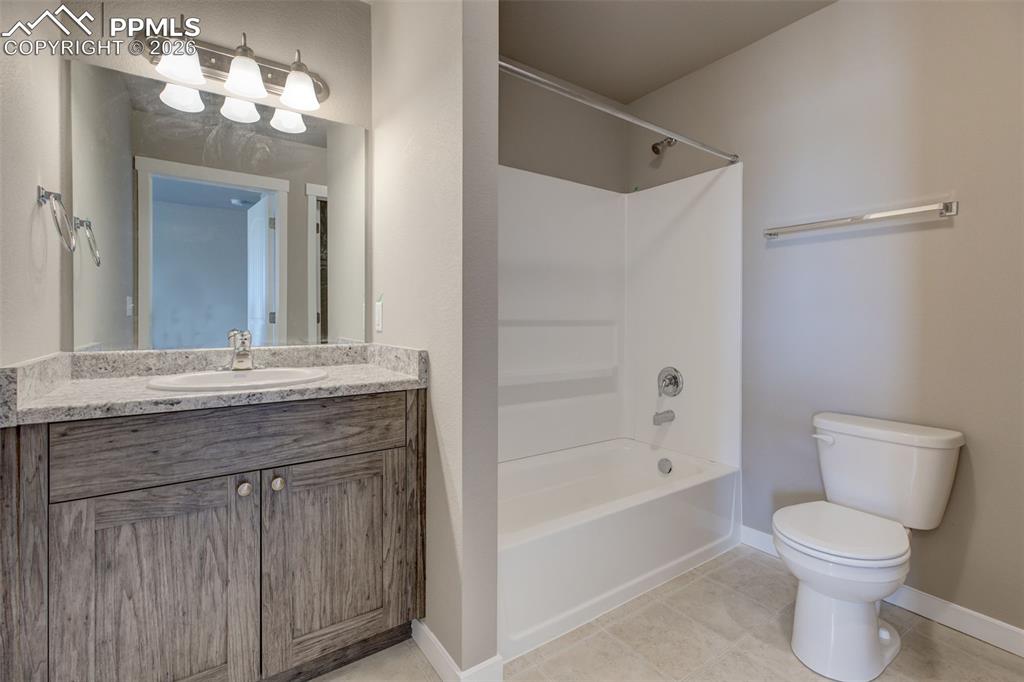 Image 13 of 21: Bathroom