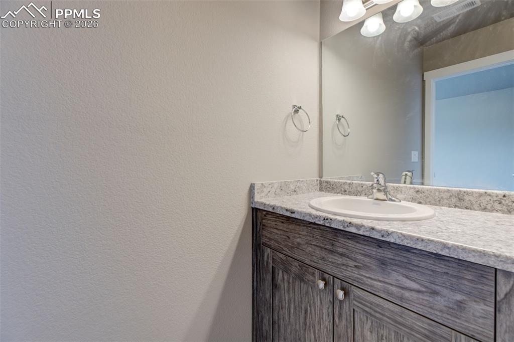 Image 16 of 21: Bathroom