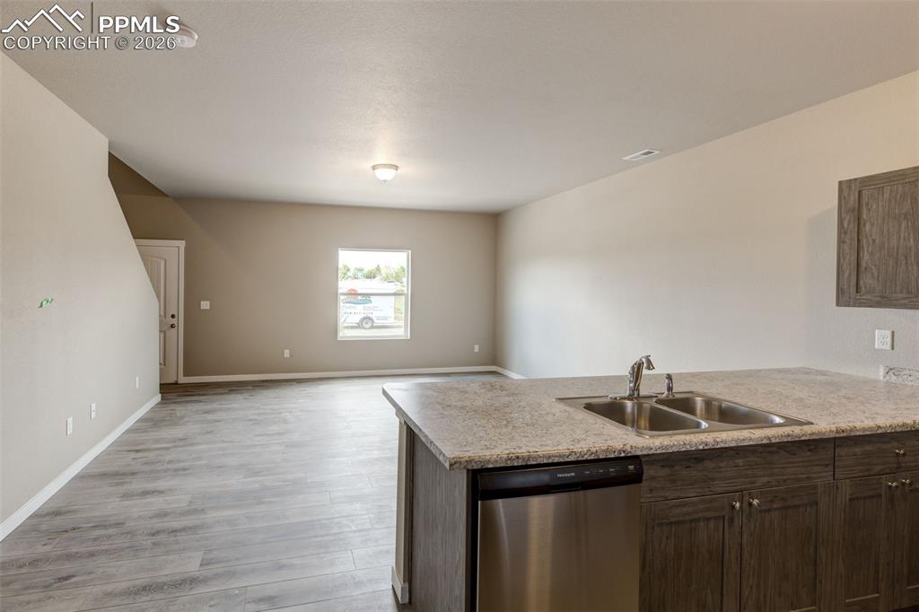 Image 8 of 21: Kitchen