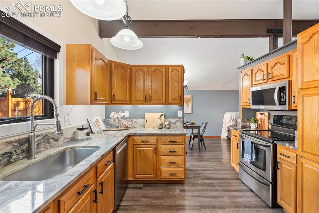 Image 12 of 46: Kitchen