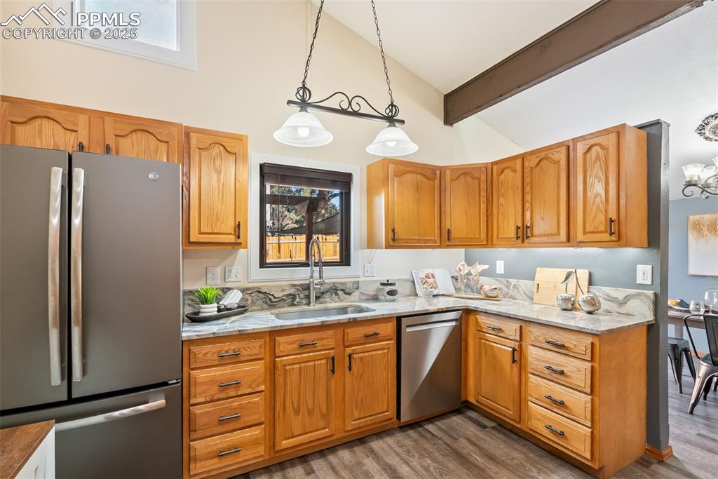 Image 7 of 46: Kitchen