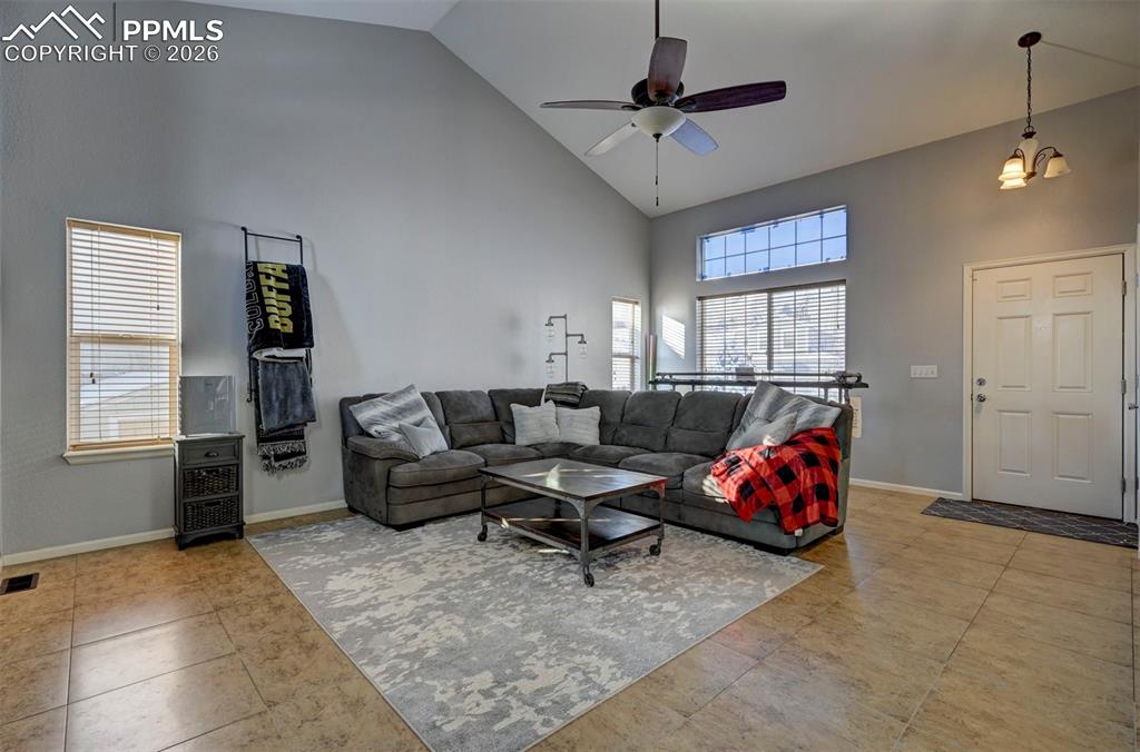 Image 6 of 32: Living Room