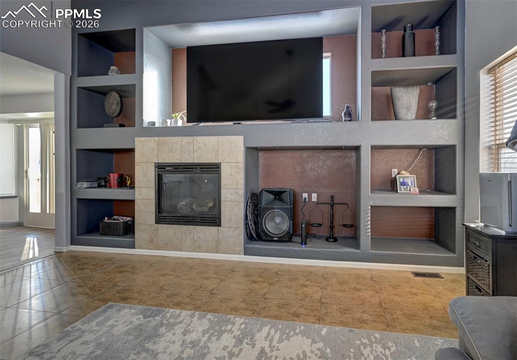 Image 9 of 32: Living Room