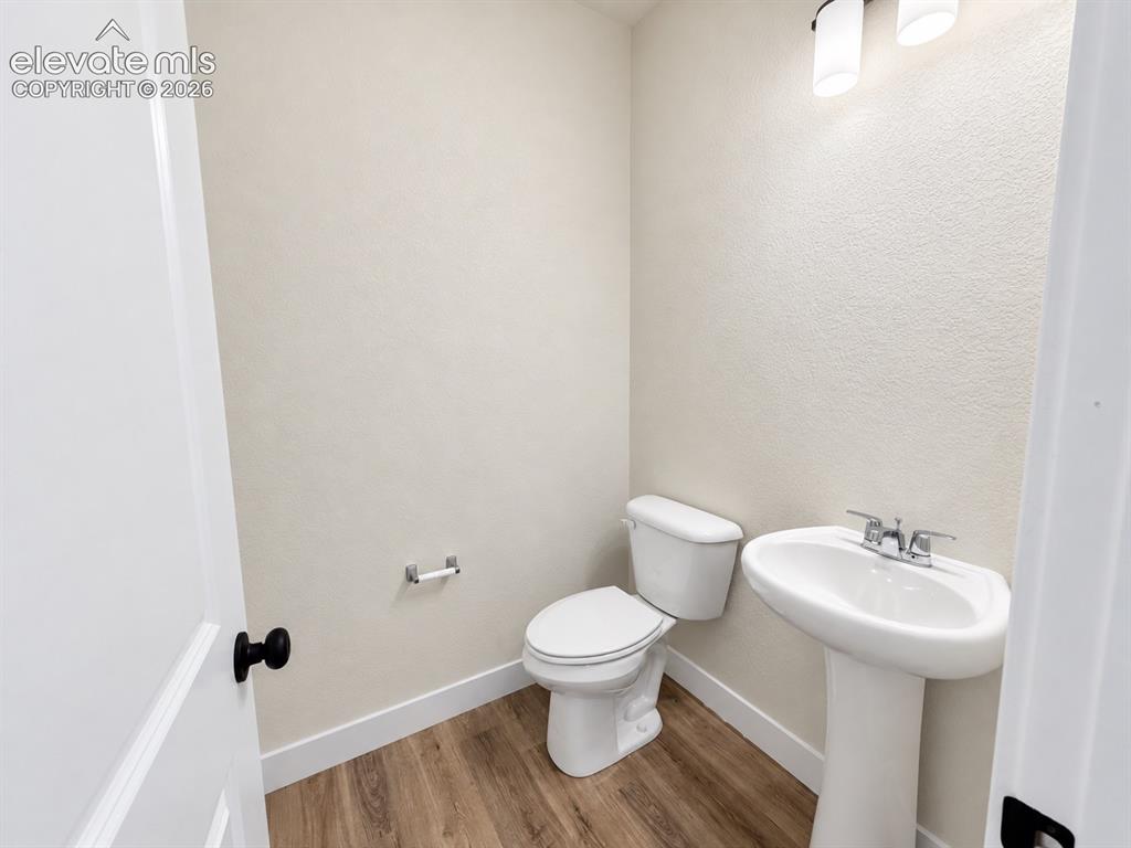 Image 3 of 28: Bathroom