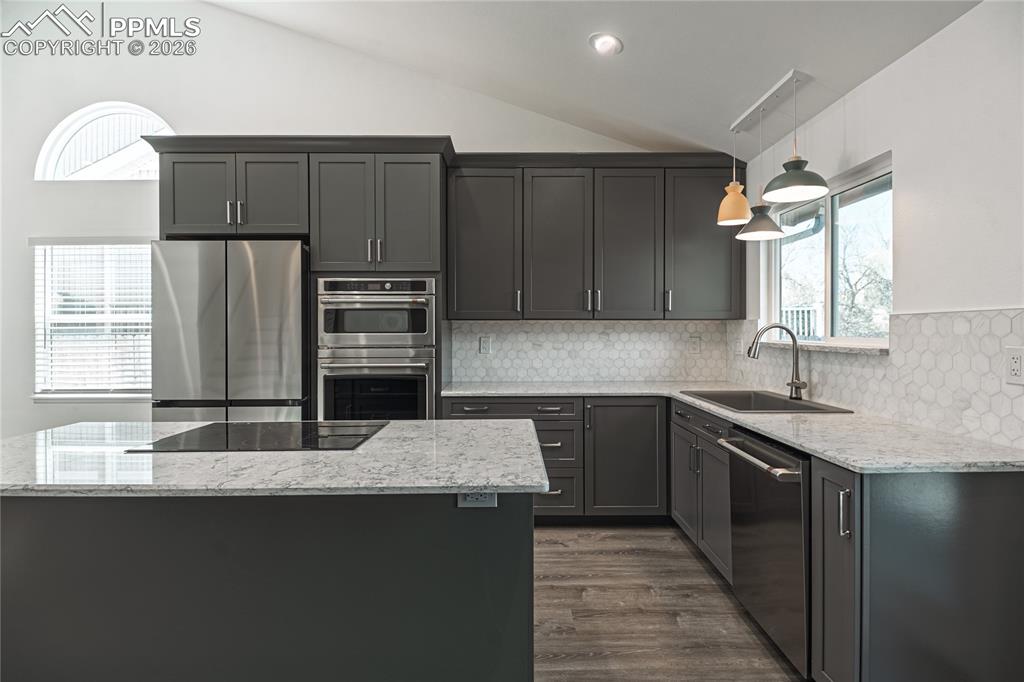 Image 12 of 46: Kitchen