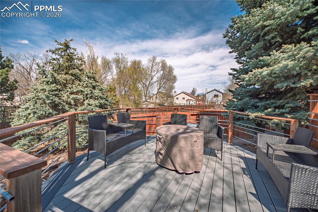 Image 18 of 46: Deck