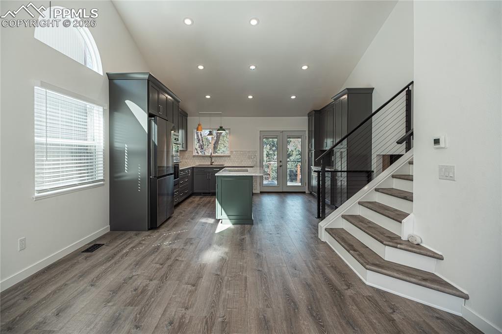 Image 6 of 46: Kitchen