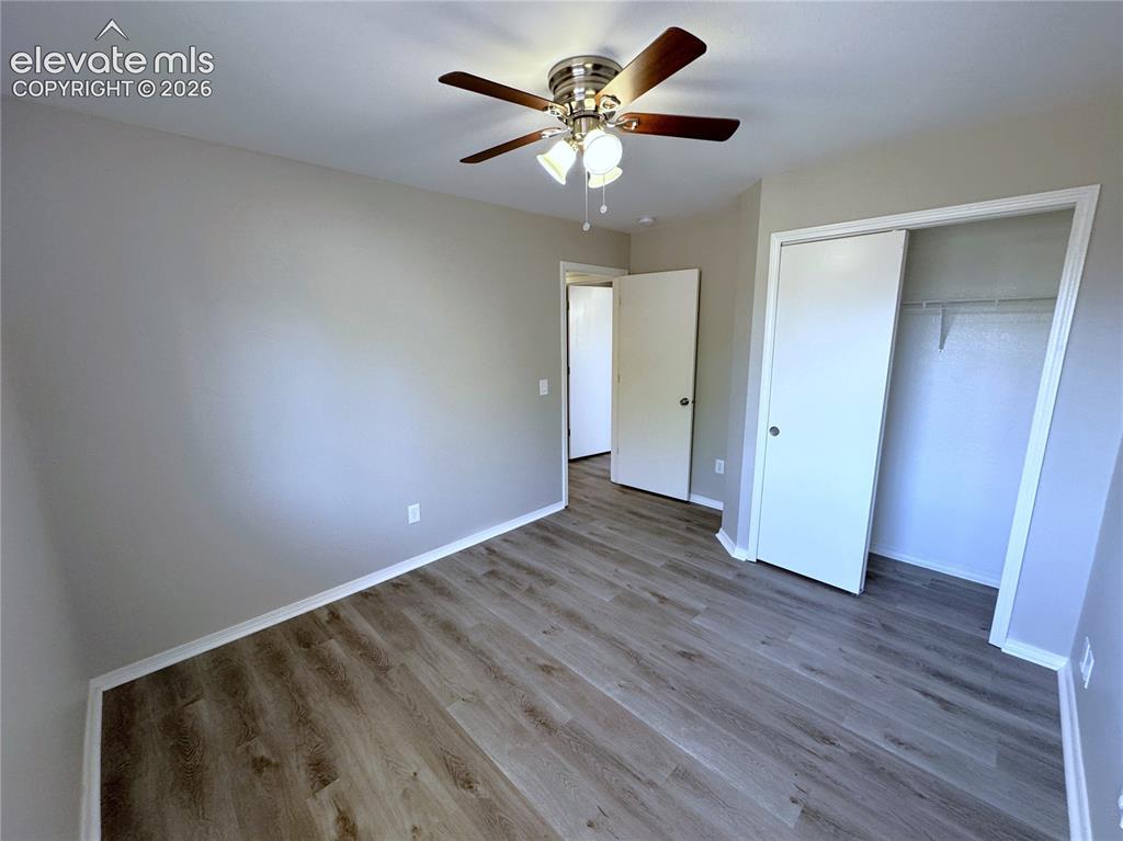 Image 18 of 44: Bedroom