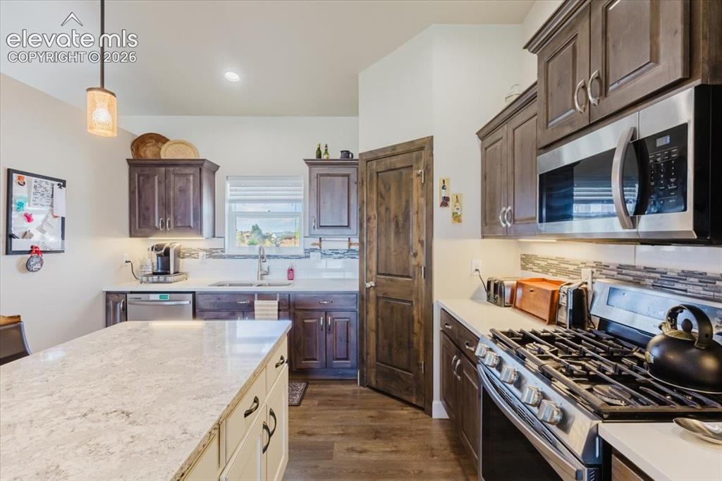 Image 10 of 47: Kitchen
