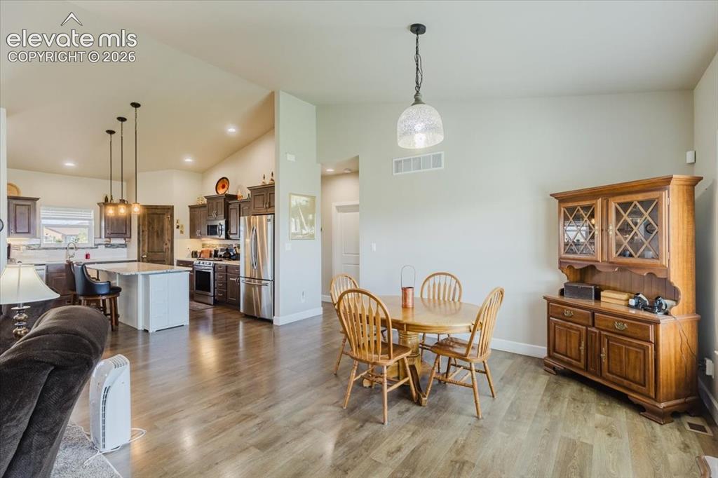 Image 13 of 47: Dining Area