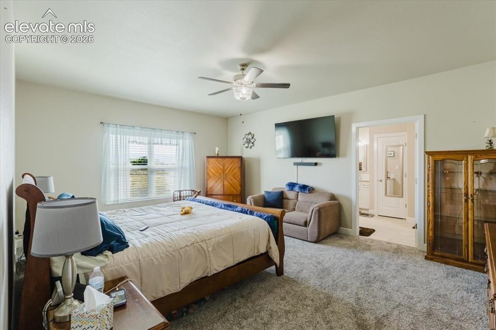 Image 17 of 47: Bedroom