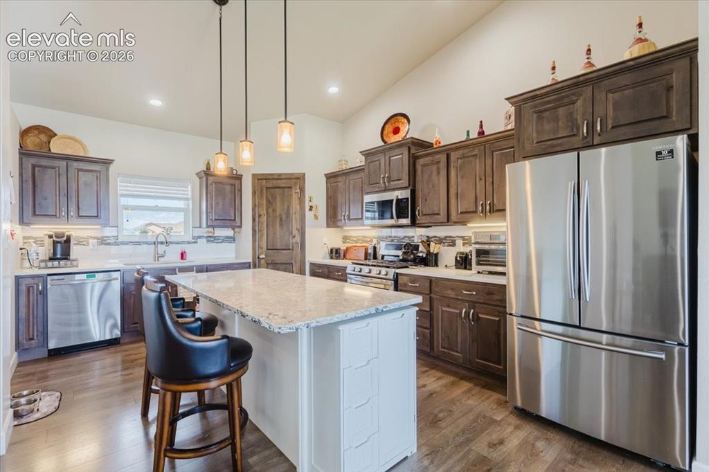 Image 8 of 47: Kitchen