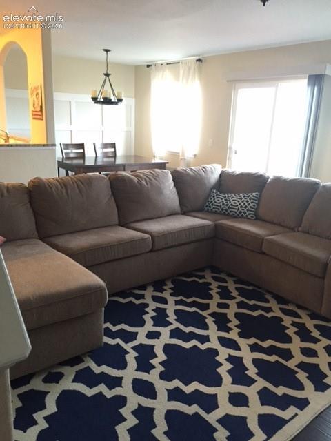 Image 4 of 11: Living Room