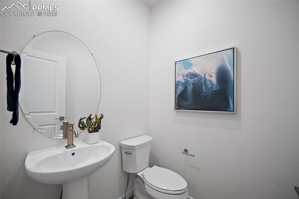 Image 13 of 30: Bathroom