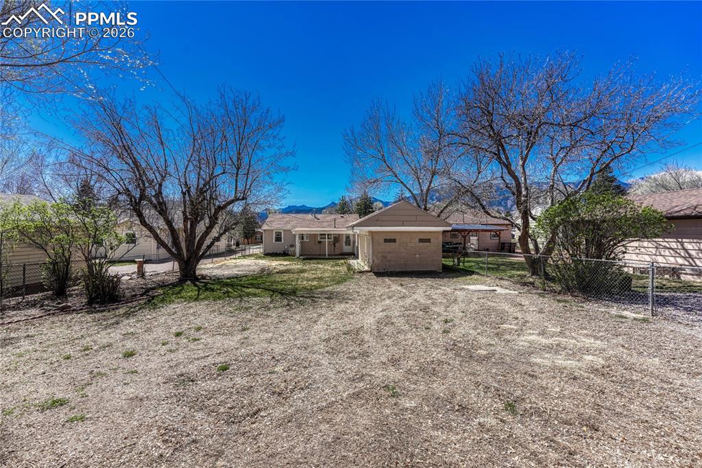 Image 29 of 33: Back of Structure