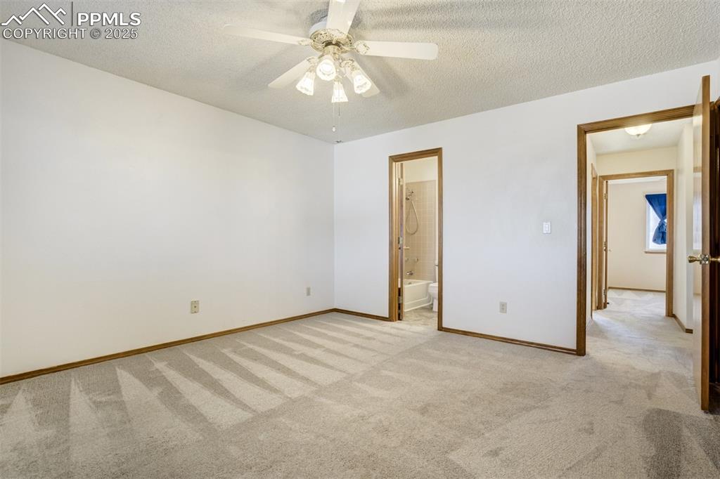 Image 15 of 40: Bedroom