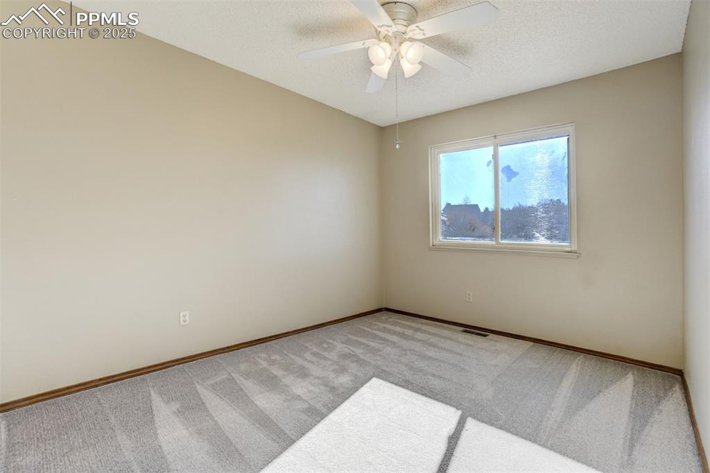 Image 23 of 40: Bedroom