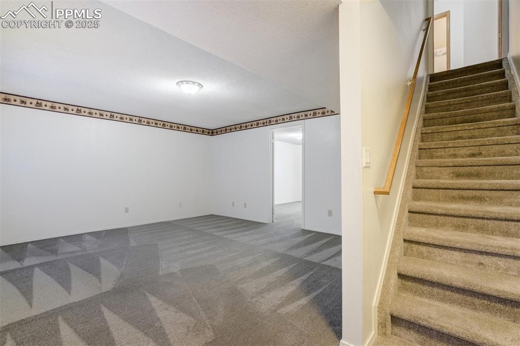 Image 28 of 40: Family Room