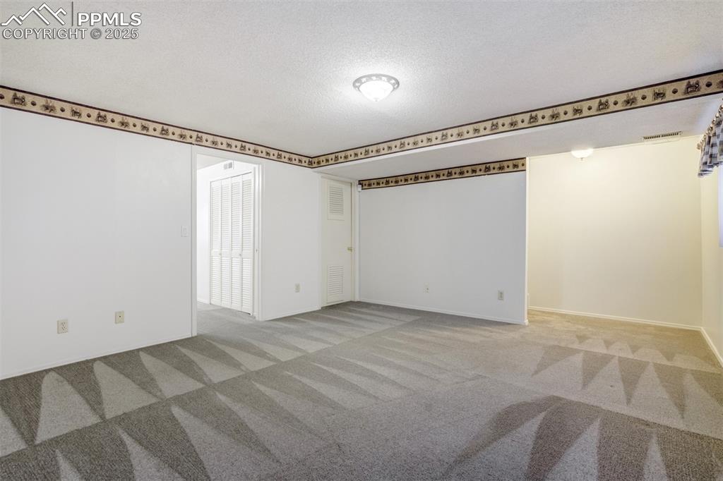 Image 30 of 40: Family Room