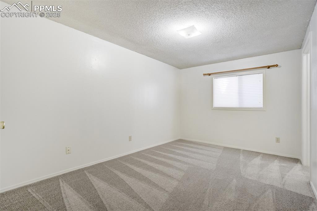 Image 31 of 40: Bedroom