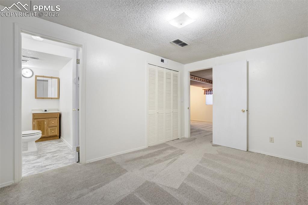 Image 33 of 40: Bedroom