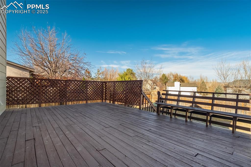 Image 36 of 40: Deck