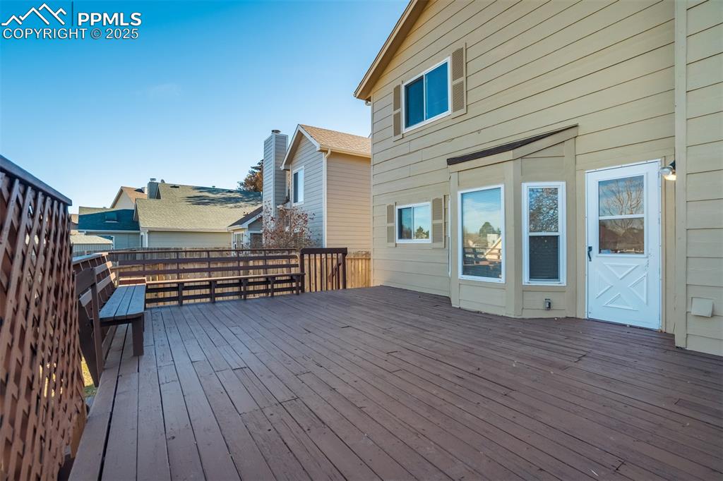 Image 38 of 40: Deck