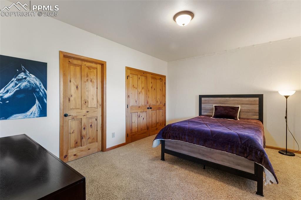 Image 32 of 49: Bedroom