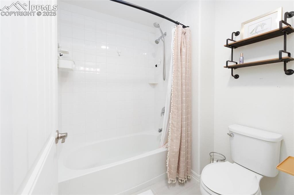 Image 29 of 40: Basement Bathroom with en-suite