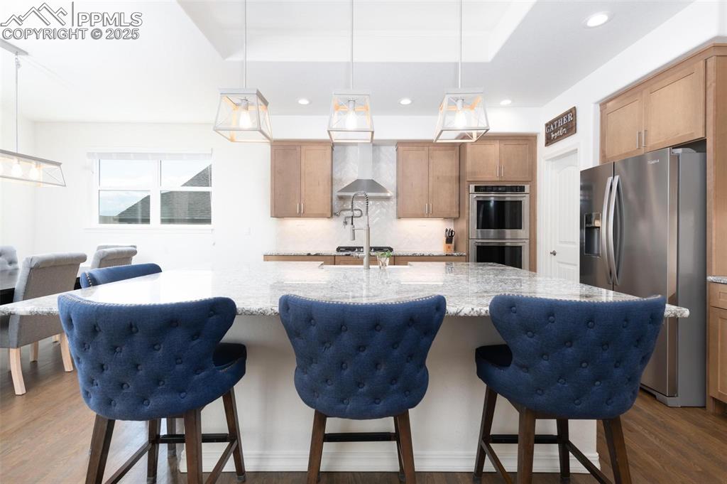 Image 5 of 40: Kitchen