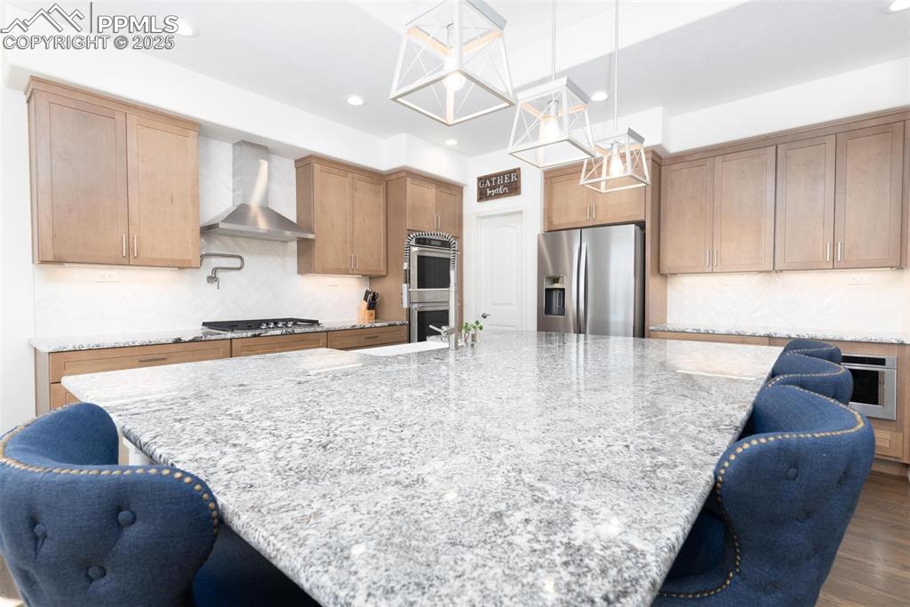 Image 6 of 40: Kitchen