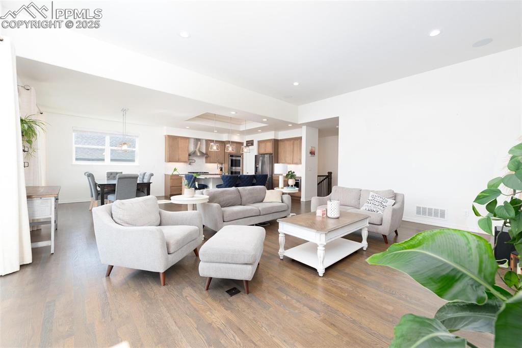 Image 7 of 40: Living Room