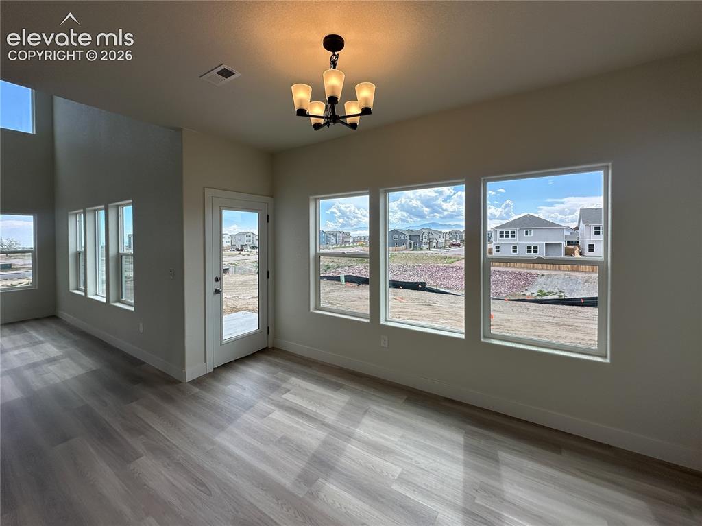 Image 10 of 41: Dining Area