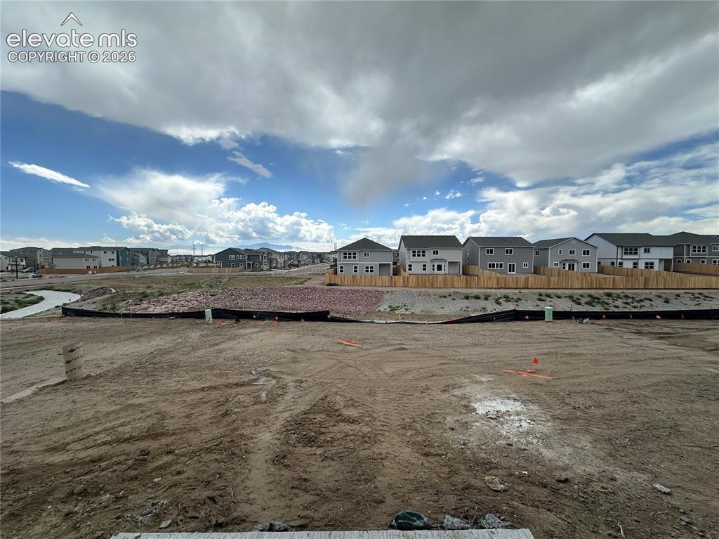 Image 41 of 41: Yard