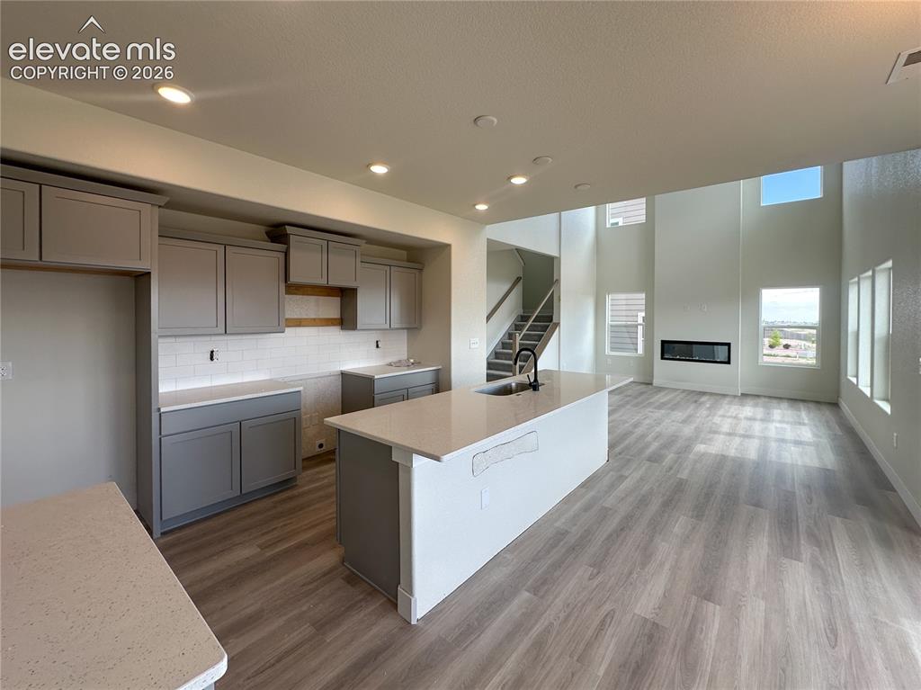 Image 6 of 41: Kitchen