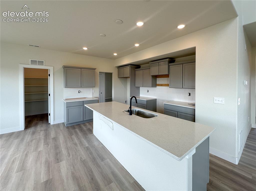 Image 8 of 41: Kitchen