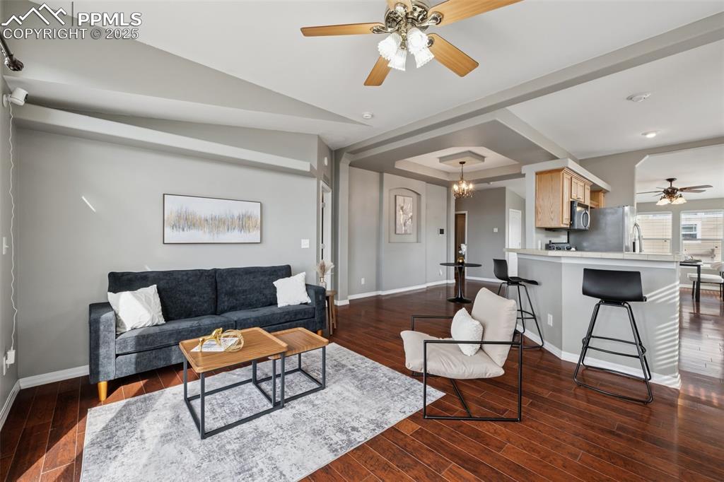 Image 11 of 30: Living Room