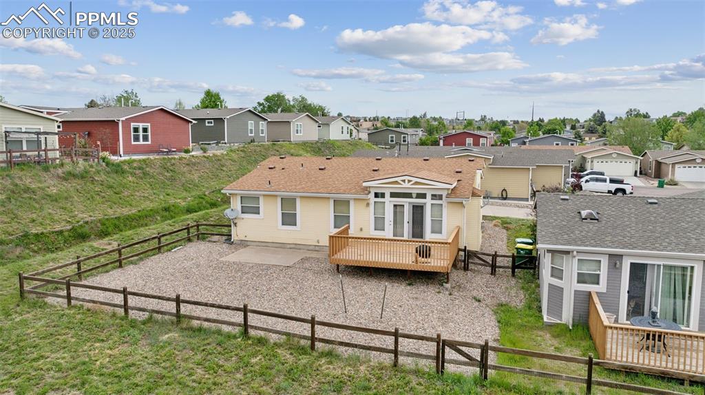 Image 2 of 30: Back of Structure