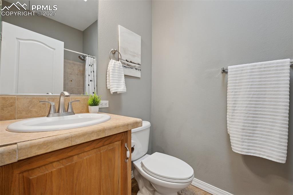 Image 22 of 30: Bathroom