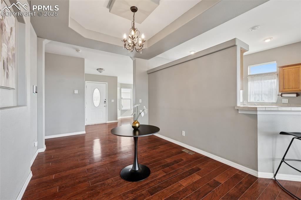 Image 8 of 30: Entry