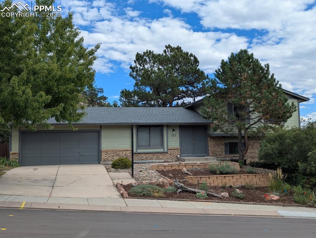 Image 3 of 50: Front of home