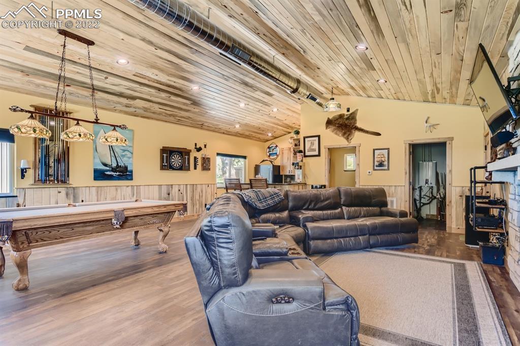 Listing 6401174, Image 4 of 37