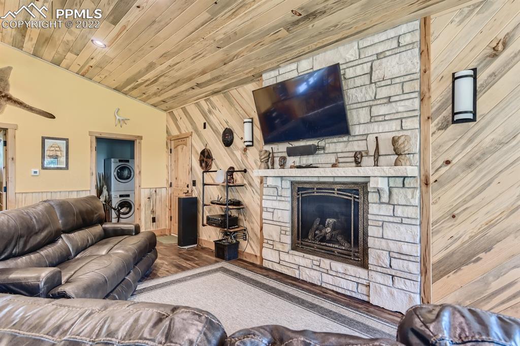 Listing 6401174, Image 5 of 37