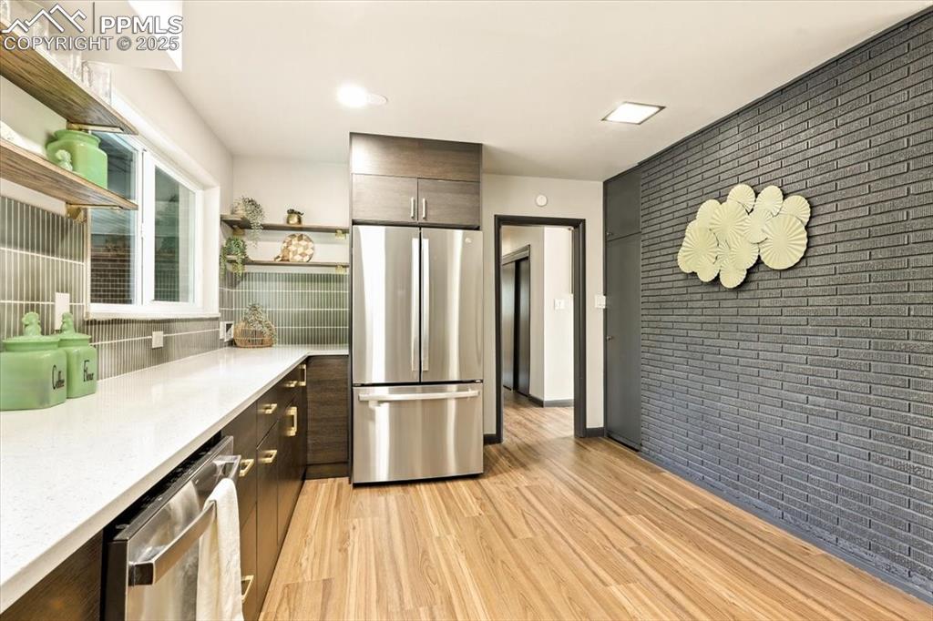 Image 7 of 35: Kitchen